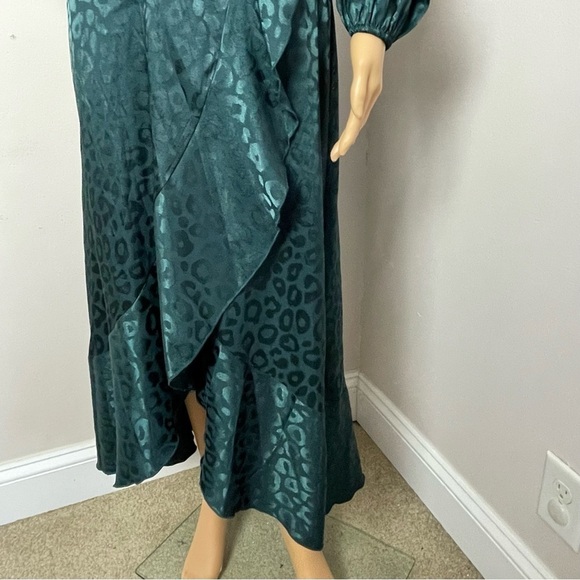 : Simplee Apparel Rap Dress - V-Neck, Long Sleeve, High/Low Hem - Jeweled Green - Picture 3 of 14